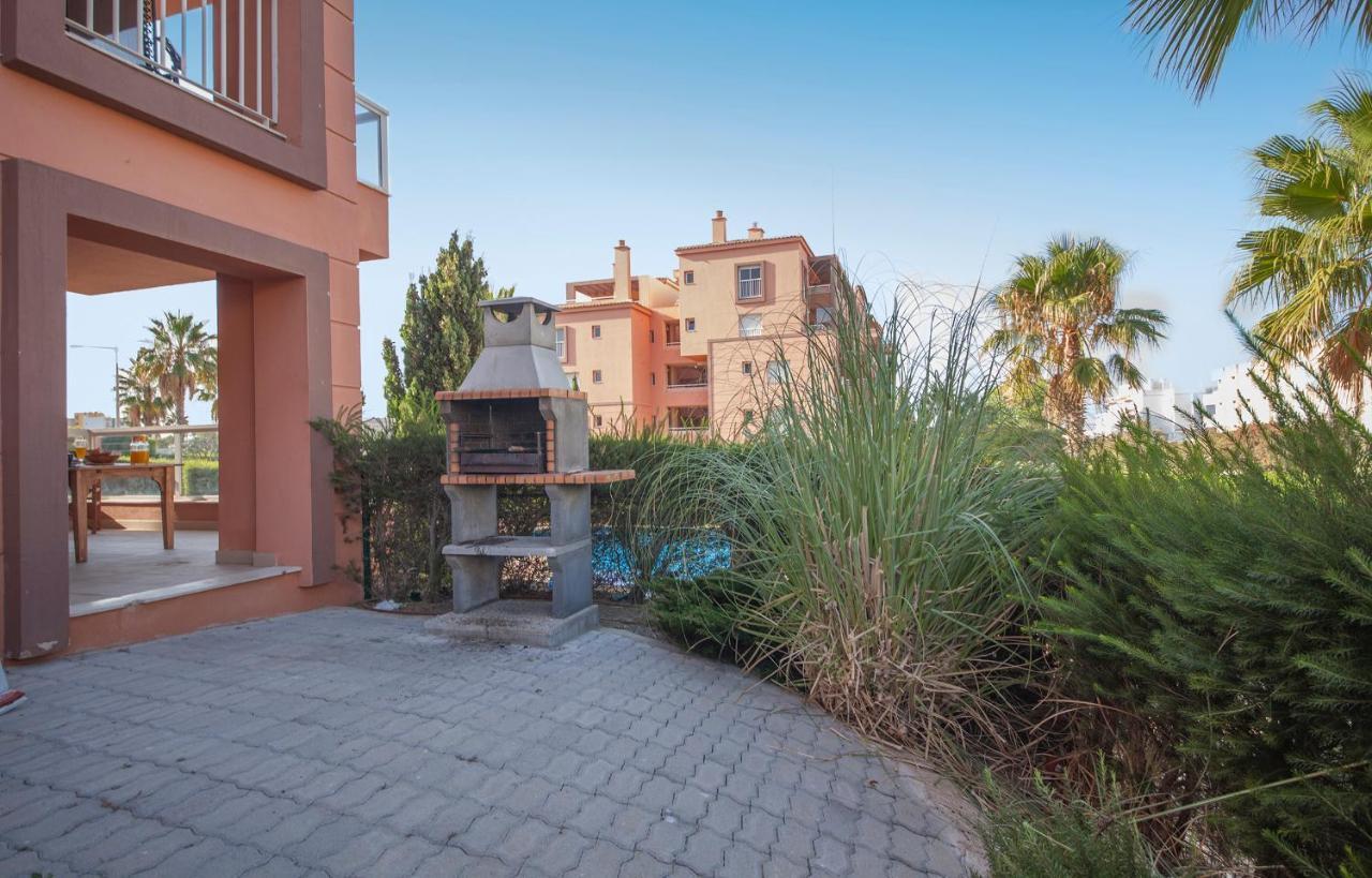 B02 - Fantastic Apartment With Pool Portimão Exterior photo