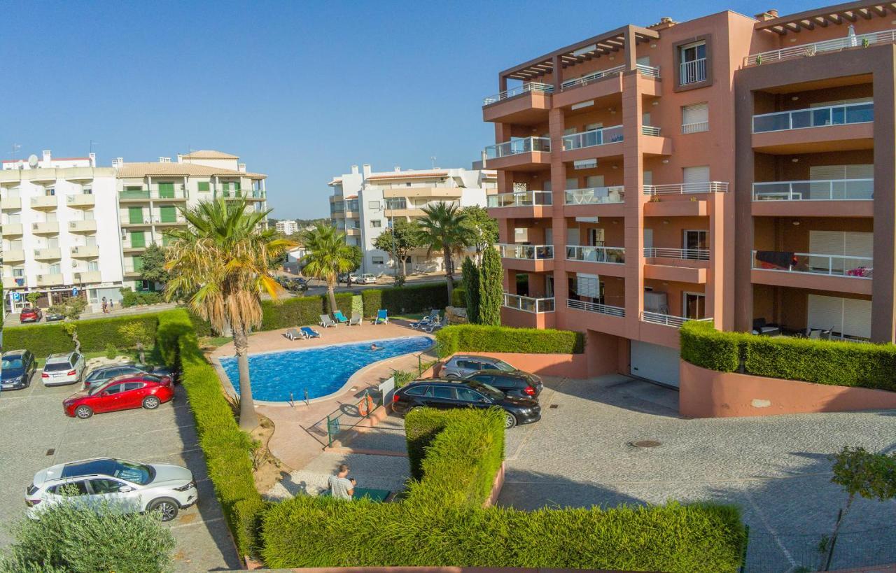 B02 - Fantastic Apartment With Pool Portimão Exterior photo
